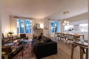 Luxurious private garage apartment in the heart of Annecy